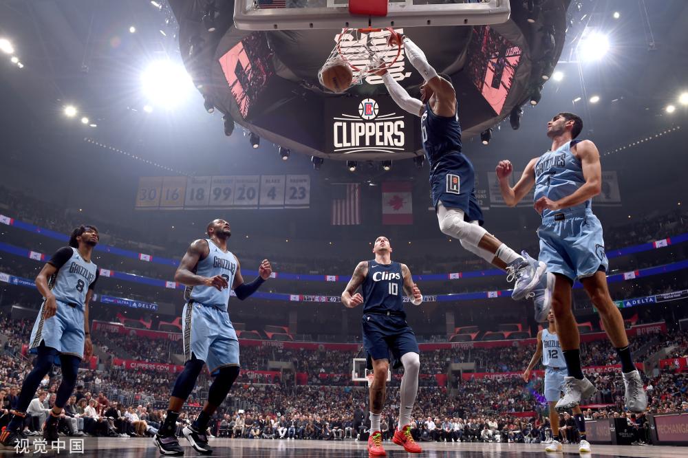 产生深远的 产生深远的