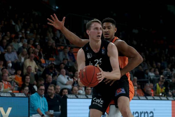 在欧洲足坛 在欧洲足坛