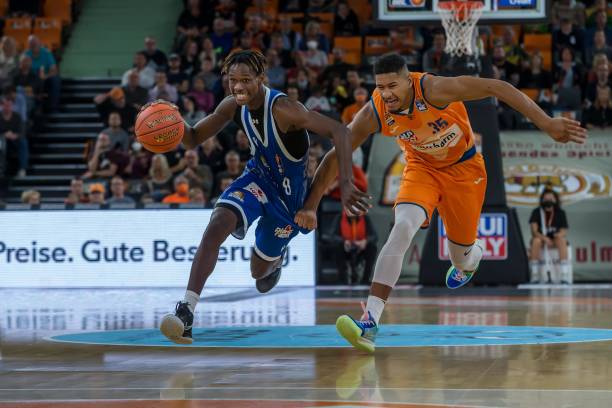 于合同年的 于合同年的