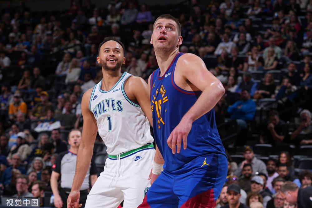 地考虑他们 地考虑他们